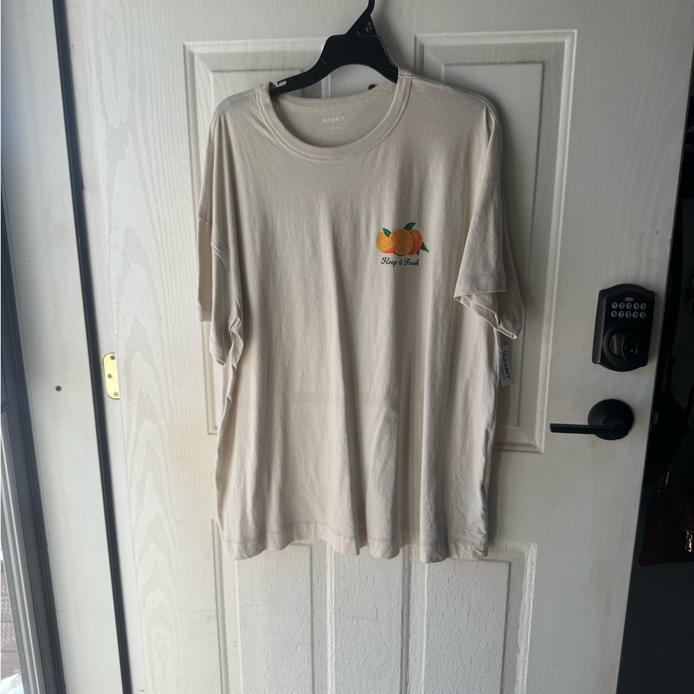 Old navy graphic tshirt